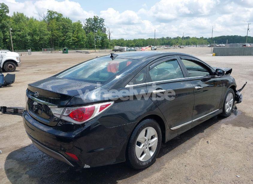 Photo 4 of 2012 Hyundai Sonata HYBRID (VIN KMHEC4A43CA047930)