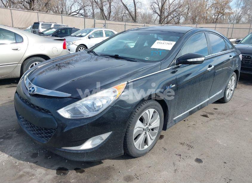 Photo 2 of 2013 Hyundai Sonata HYBRID LIMITED (VIN KMHEC4A43DA097471)