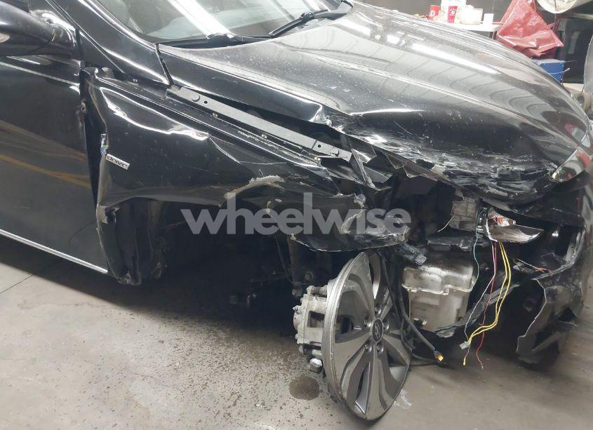 Photo 6 of 2014 Hyundai Sonata HYBRID LIMITED (VIN KMHEC4A43EA116134)