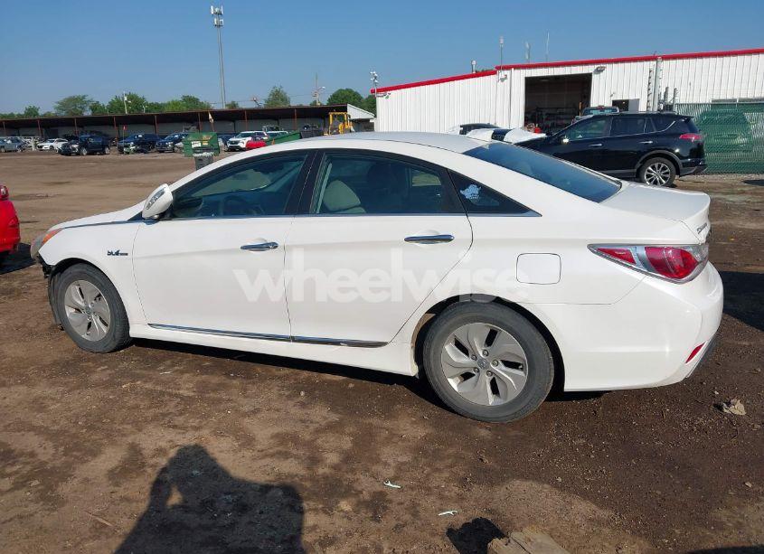 Photo 15 of 2014 Hyundai Sonata HYBRID (VIN KMHEC4A43EA117445)