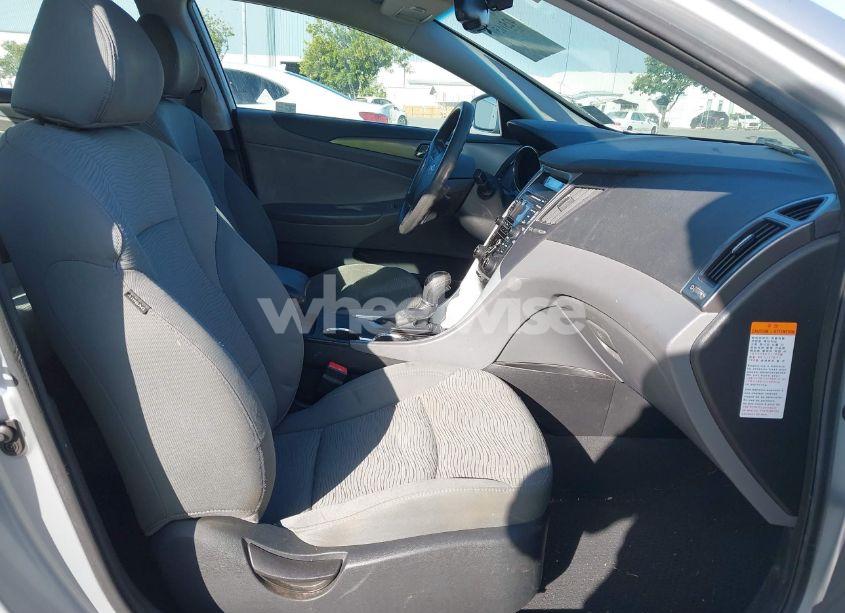 Photo 5 of 2012 Hyundai Sonata HYBRID (VIN KMHEC4A44CA026522)