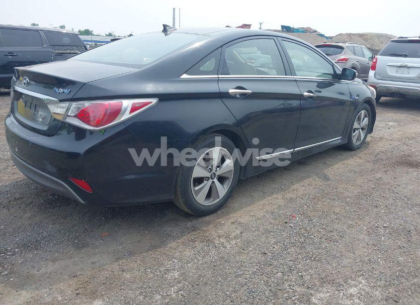 Photo 4 of 2012 Hyundai Sonata HYBRID (VIN KMHEC4A44CA043692)