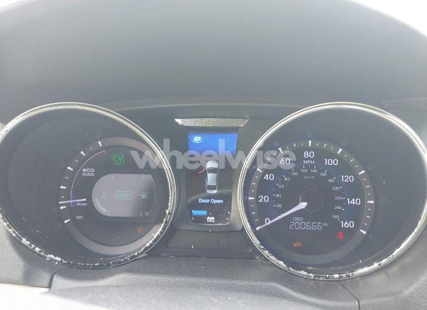 Photo 7 of 2012 Hyundai Sonata HYBRID (VIN KMHEC4A44CA043692)