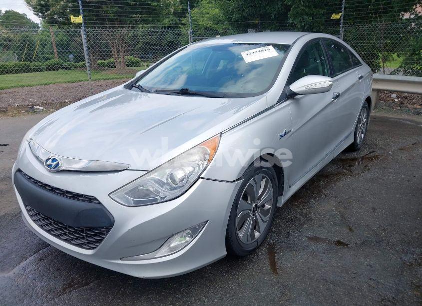 Photo 2 of 2013 Hyundai Sonata HYBRID LIMITED (VIN KMHEC4A44DA100961)