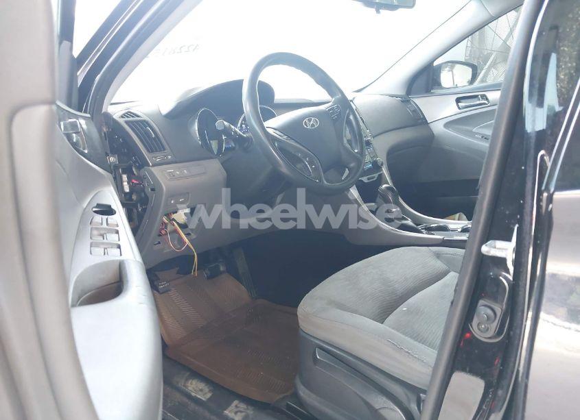 Photo 5 of 2013 Hyundai Sonata HYBRID (VIN KMHEC4A45DA087265)