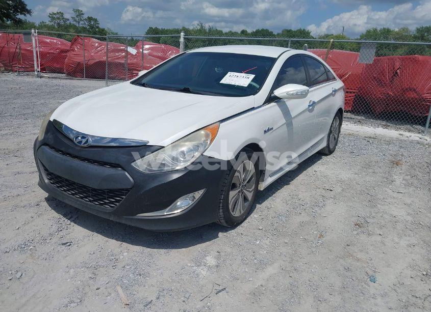 Photo 2 of 2013 Hyundai Sonata HYBRID LIMITED (VIN KMHEC4A45DA093941)