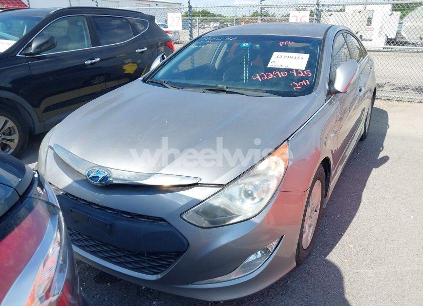 Photo 6 of 2011 Hyundai Sonata HYBRID (VIN KMHEC4A46BA005847)