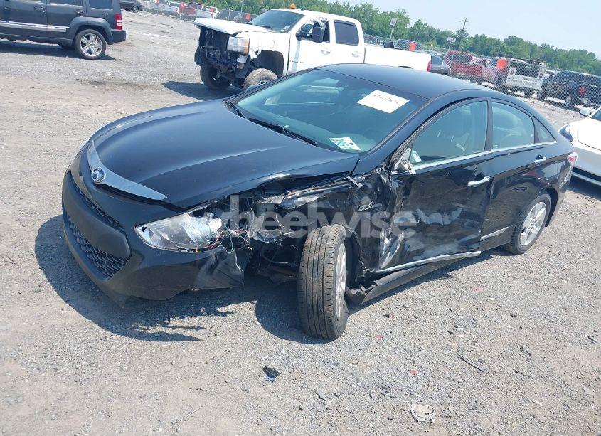 Photo 2 of 2012 Hyundai Sonata HYBRID (VIN KMHEC4A46CA020902)