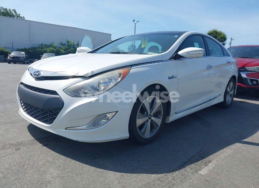 Photo 2 of 2012 Hyundai Sonata HYBRID (VIN KMHEC4A46CA040681)