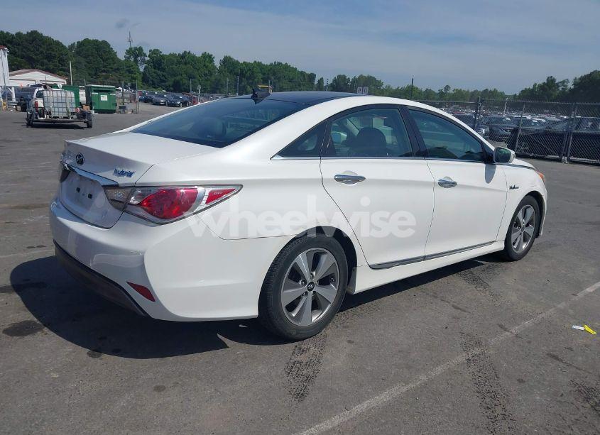 Photo 4 of 2012 Hyundai Sonata HYBRID (VIN KMHEC4A46CA040681)