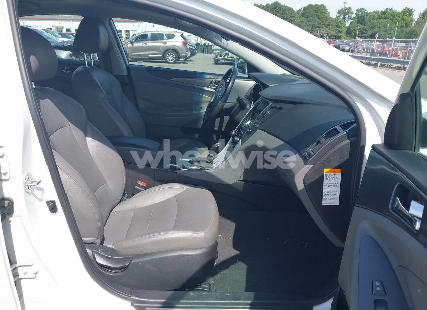 Photo 5 of 2012 Hyundai Sonata HYBRID (VIN KMHEC4A46CA040681)