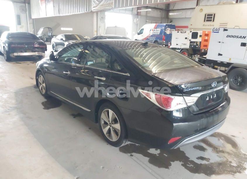 Photo 3 of 2012 Hyundai Sonata HYBRID (VIN KMHEC4A46CA047064)