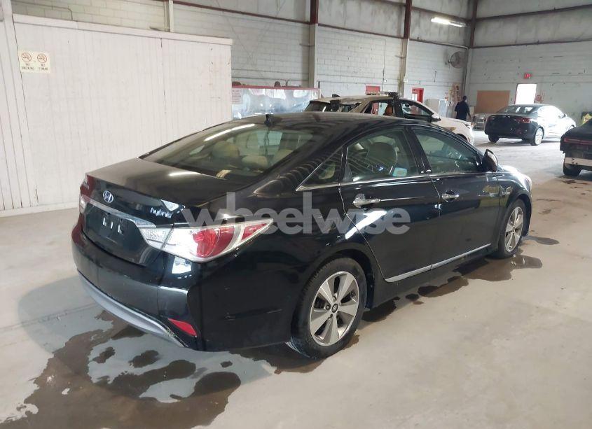 Photo 4 of 2012 Hyundai Sonata HYBRID (VIN KMHEC4A46CA047064)