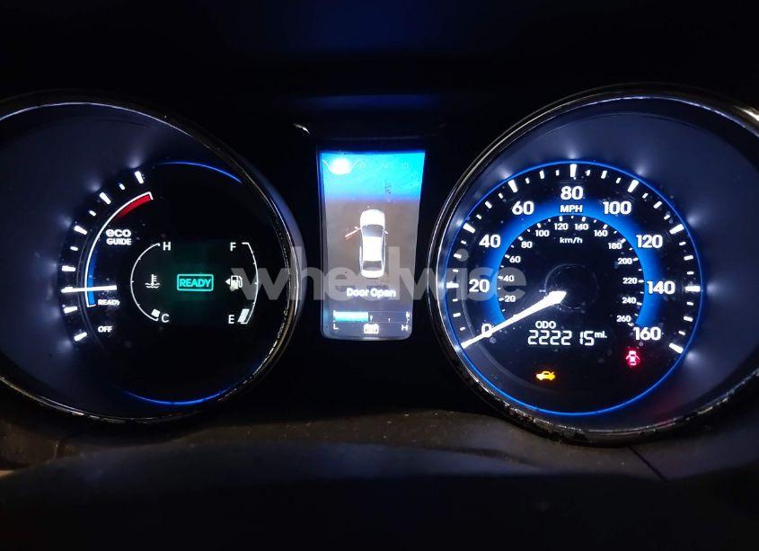 Photo 7 of 2012 Hyundai Sonata HYBRID (VIN KMHEC4A46CA047064)