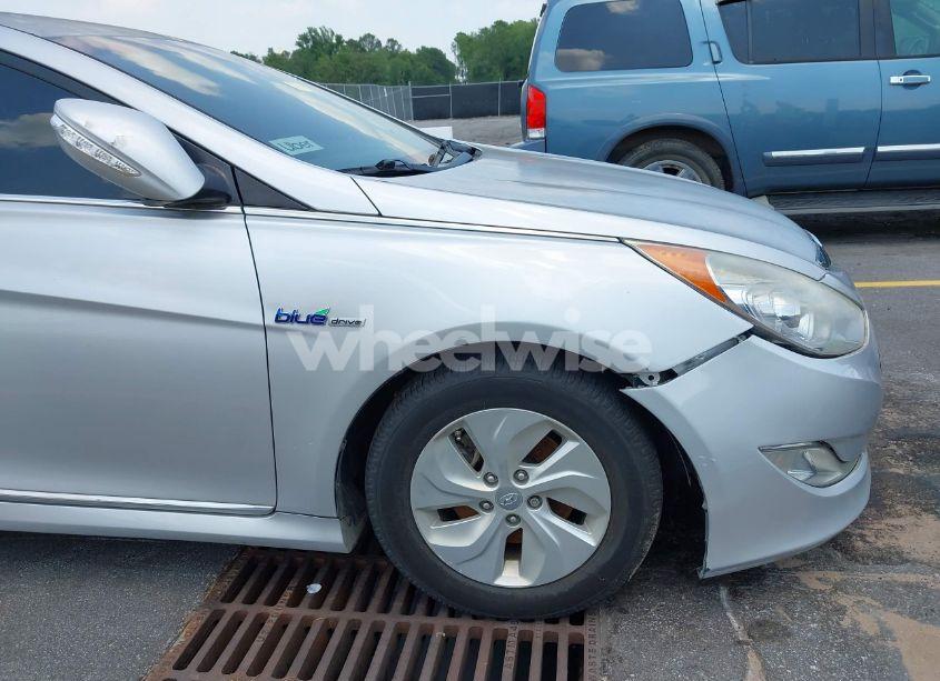 Photo 12 of 2014 Hyundai Sonata HYBRID (VIN KMHEC4A46EA110229)