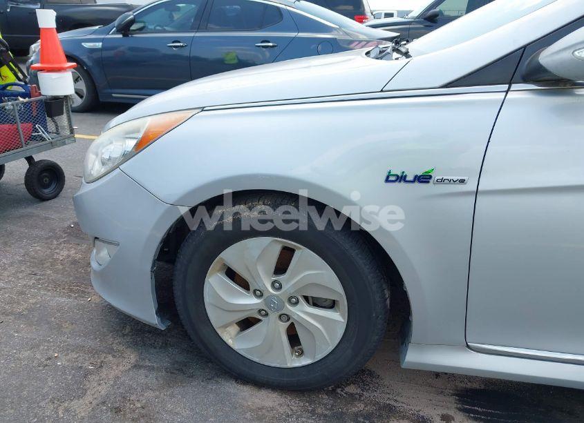 Photo 15 of 2014 Hyundai Sonata HYBRID (VIN KMHEC4A46EA110229)