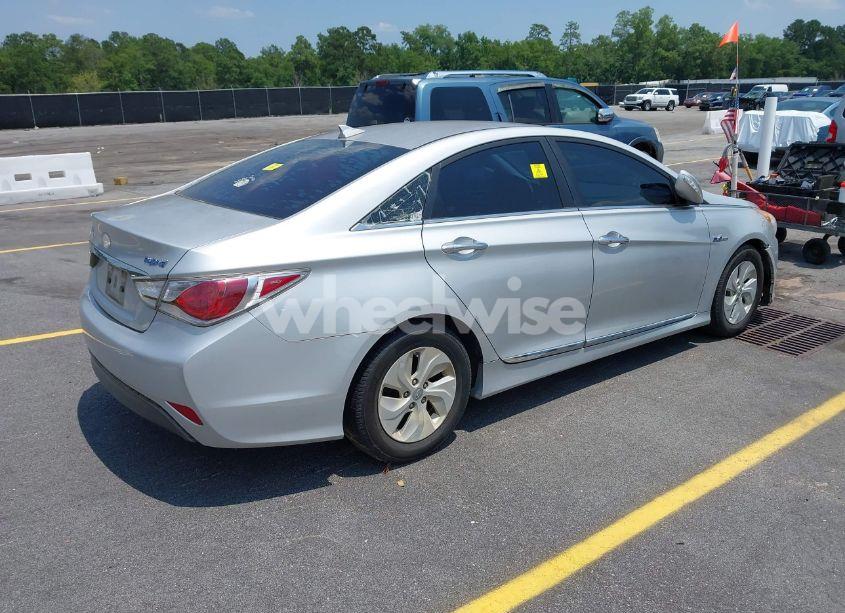 Photo 4 of 2014 Hyundai Sonata HYBRID (VIN KMHEC4A46EA110229)