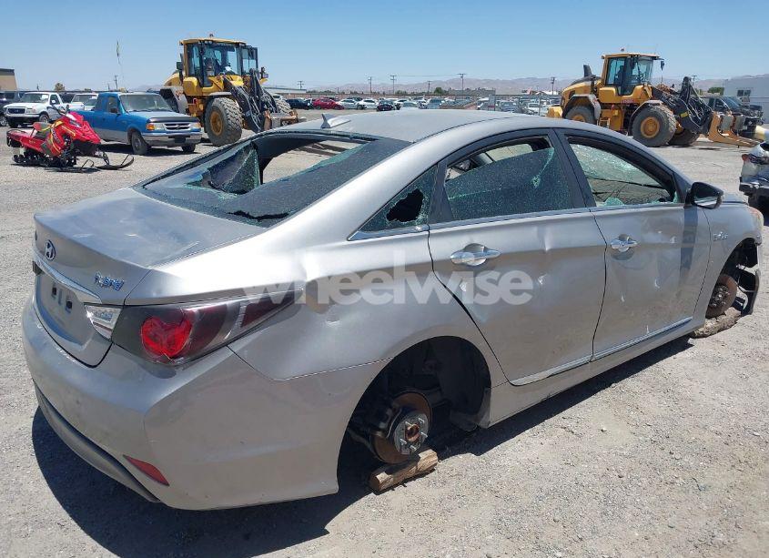 Photo 4 of 2012 Hyundai Sonata HYBRID (VIN KMHEC4A47CA036655)
