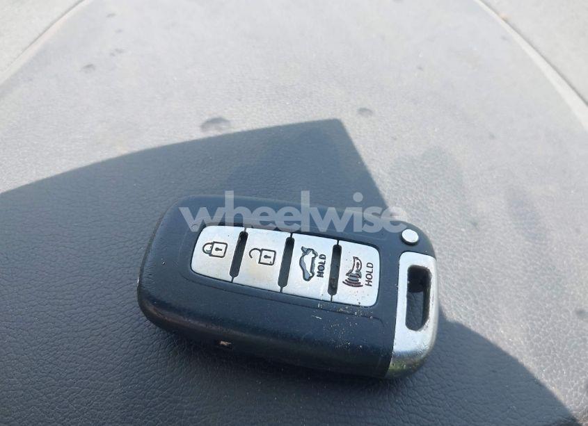 Photo 11 of 2012 Hyundai Sonata HYBRID (VIN KMHEC4A47CA044836)