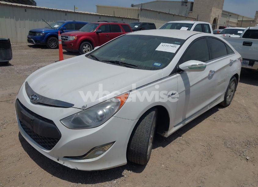 Photo 2 of 2012 Hyundai Sonata HYBRID (VIN KMHEC4A47CA044836)