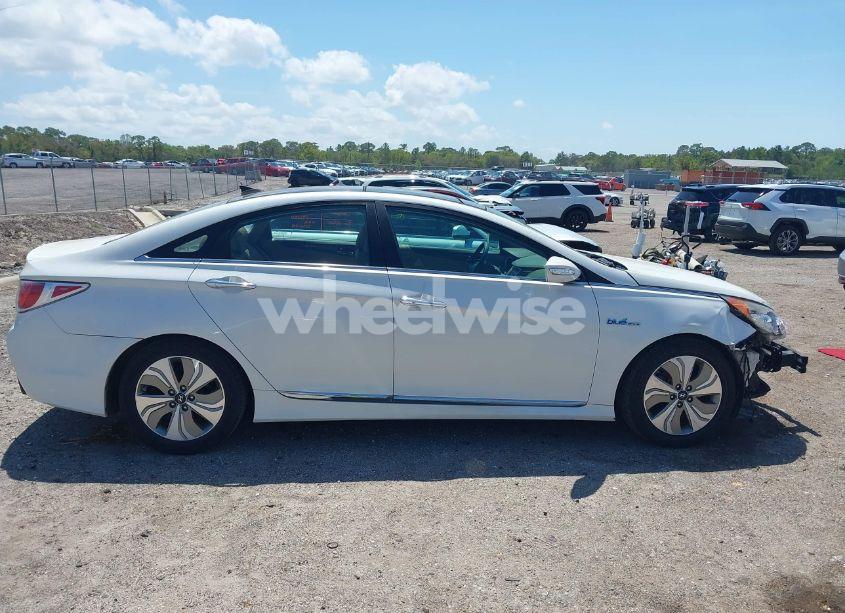 Photo 14 of 2013 Hyundai Sonata HYBRID LIMITED (VIN KMHEC4A47DA093438)