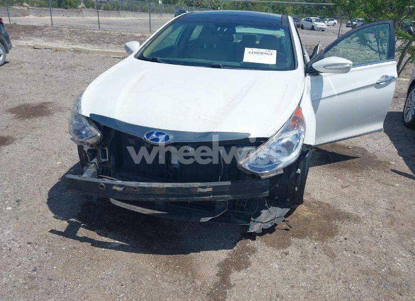 Photo 6 of 2013 Hyundai Sonata HYBRID LIMITED (VIN KMHEC4A47DA093438)