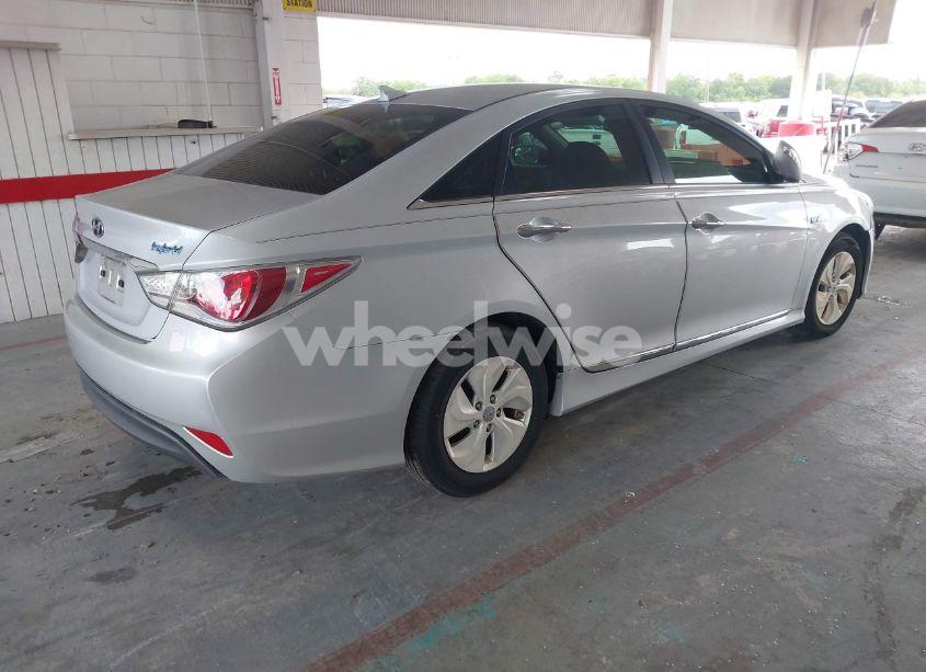 Photo 4 of 2014 Hyundai Sonata HYBRID (VIN KMHEC4A47EA109722)