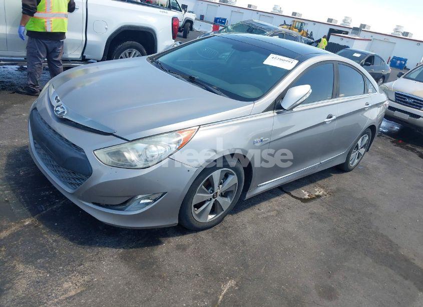 Photo 2 of 2011 Hyundai Sonata HYBRID (VIN KMHEC4A48BA018552)