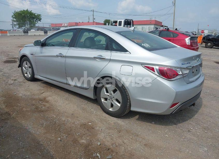 Photo 3 of 2012 Hyundai Sonata HYBRID (VIN KMHEC4A48CA042738)