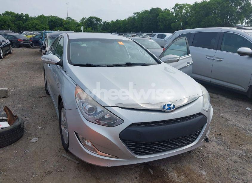 Photo 6 of 2012 Hyundai Sonata HYBRID (VIN KMHEC4A48CA042738)