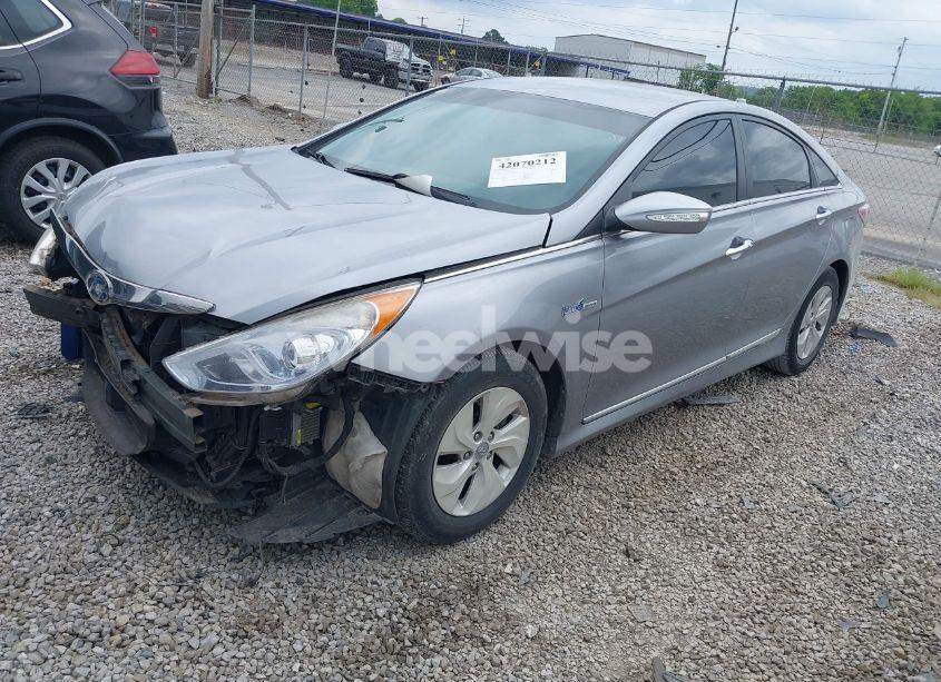 Photo 2 of 2014 Hyundai Sonata HYBRID (VIN KMHEC4A48EA116629)