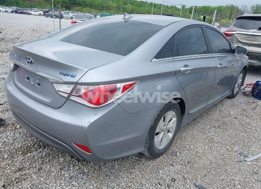 Photo 4 of 2014 Hyundai Sonata HYBRID (VIN KMHEC4A48EA116629)