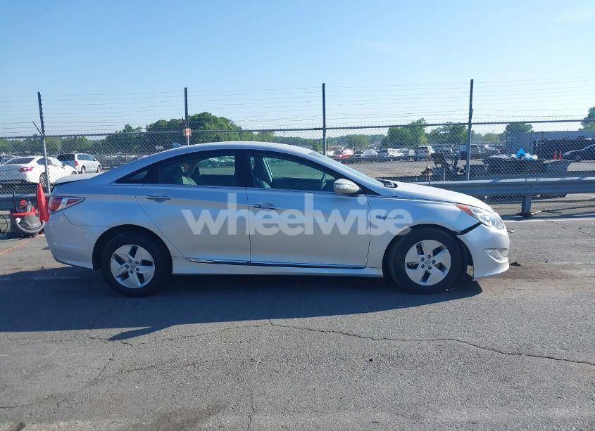 Photo 13 of 2011 Hyundai Sonata HYBRID (VIN KMHEC4A49BA001436)
