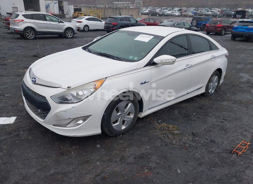 Photo 2 of 2012 Hyundai Sonata HYBRID (VIN KMHEC4A49CA044126)