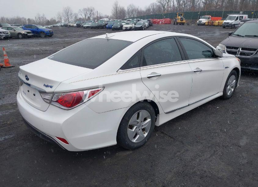 Photo 4 of 2012 Hyundai Sonata HYBRID (VIN KMHEC4A49CA044126)