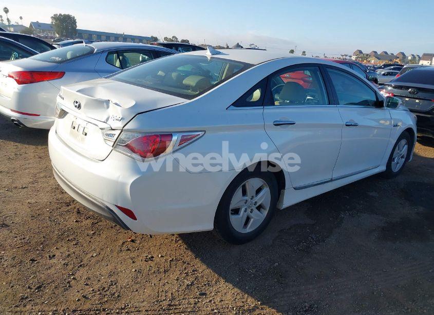 Photo 4 of 2011 Hyundai Sonata HYBRID (VIN KMHEC4A4XBA001977)