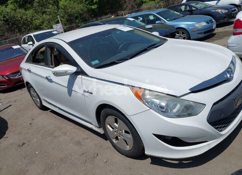 2011 Hyundai Sonata HYBRID (VIN KMHEC4A4XBA004085) main photo