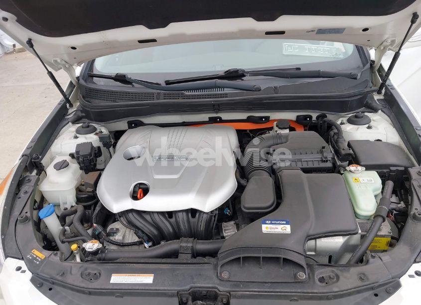 Photo 10 of 2014 Hyundai Sonata HYBRID (VIN KMHEC4A4XEA117572)