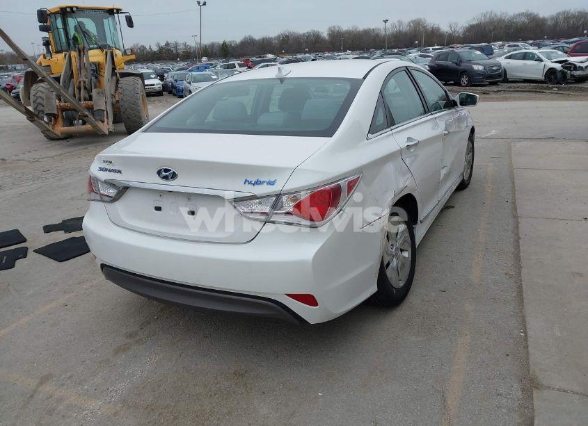 Photo 4 of 2014 Hyundai Sonata HYBRID (VIN KMHEC4A4XEA117572)