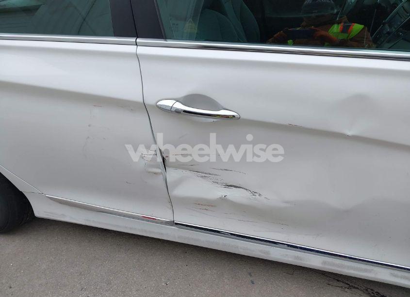 Photo 6 of 2014 Hyundai Sonata HYBRID (VIN KMHEC4A4XEA117572)