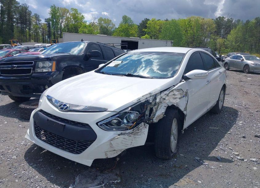 Photo 2 of 2015 Hyundai Sonata HYBRID (VIN KMHEC4A4XFA137273)