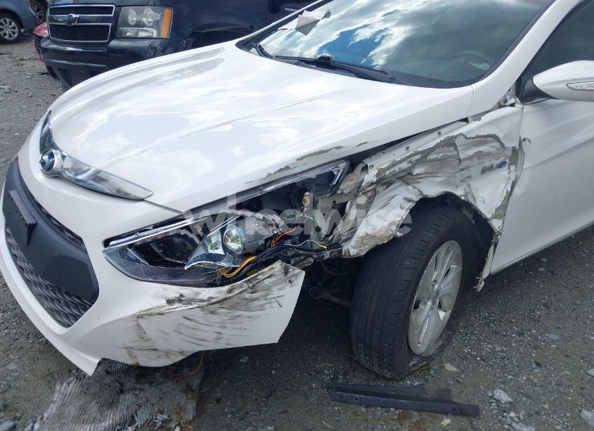 Photo 6 of 2015 Hyundai Sonata HYBRID (VIN KMHEC4A4XFA137273)