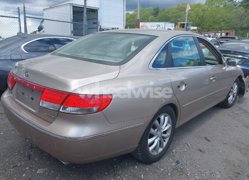 Photo 4 of 2006 Hyundai Azera LIMITED/SE (VIN KMHFC46FX6A125848)