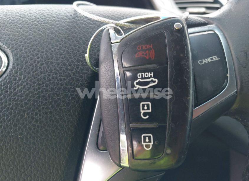 Photo 11 of 2016 Hyundai Azera (VIN KMHFG4JG3GA501330)