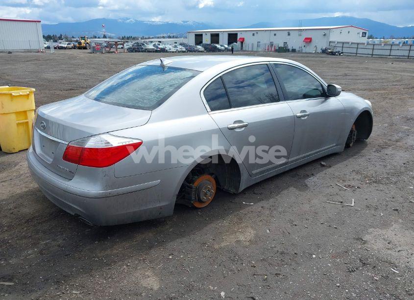 Photo 4 of 2009 Hyundai Genesis 4.6 (VIN KMHGC46F69U064960)