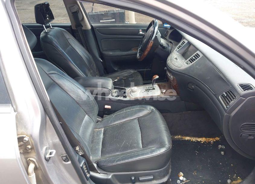 Photo 5 of 2009 Hyundai Genesis 4.6 (VIN KMHGC46F69U064960)