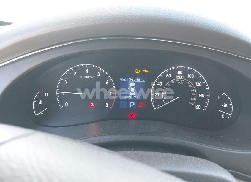 Photo 7 of 2009 Hyundai Genesis 4.6 (VIN KMHGC46F99U044248)