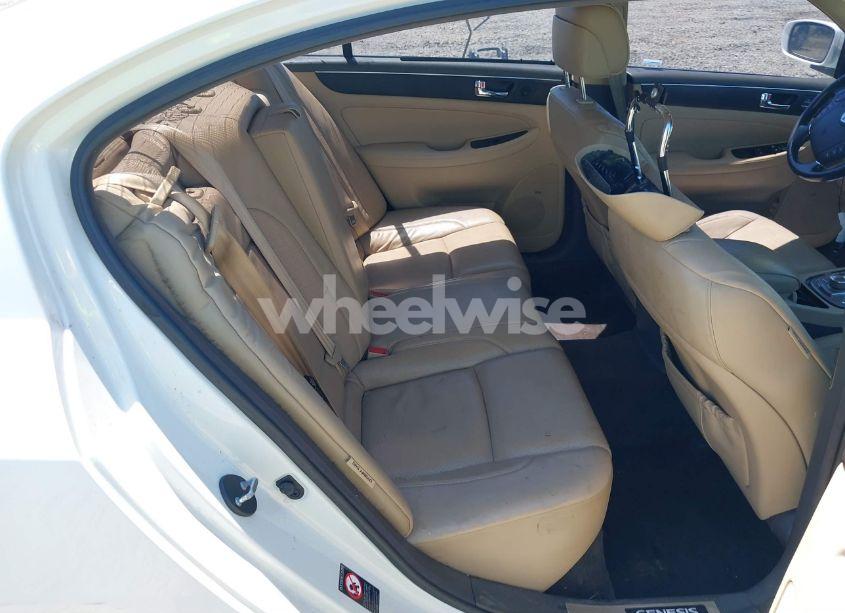 Photo 8 of 2009 Hyundai Genesis 4.6 (VIN KMHGC46F99U044248)