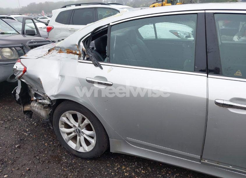 Photo 18 of 2013 Hyundai Genesis 3.8 (VIN KMHGC4DD0DU247488)