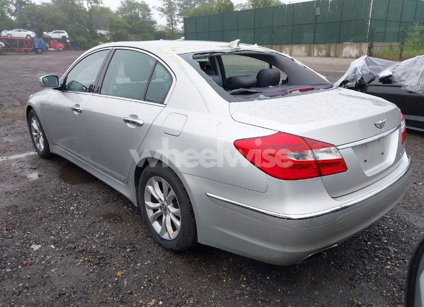 Photo 3 of 2013 Hyundai Genesis 3.8 (VIN KMHGC4DD0DU247488)